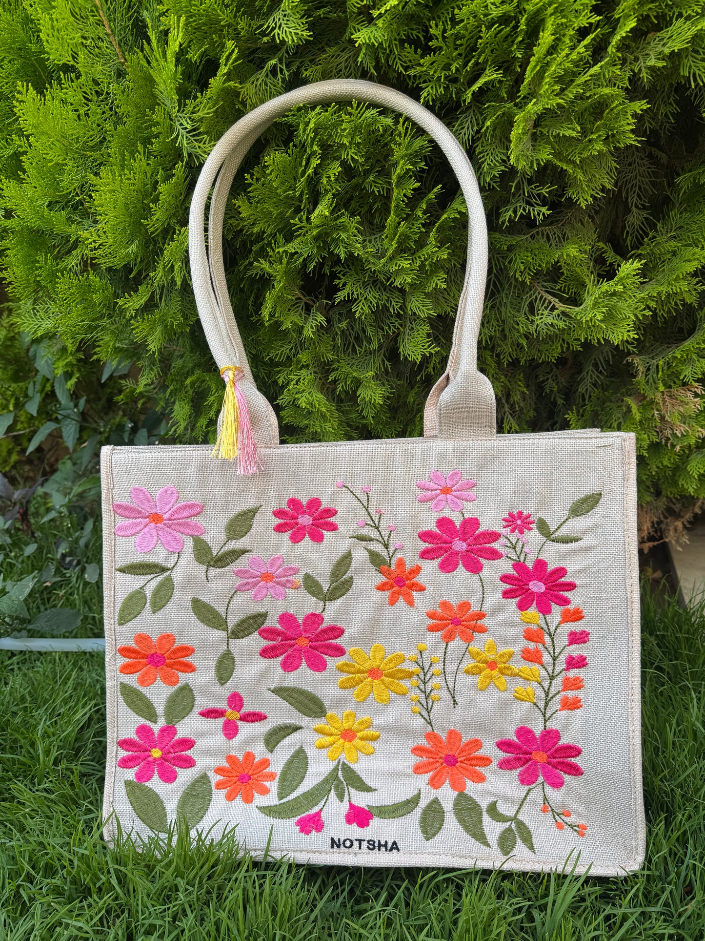 Floral Bloom Bag 🌸
The perfect floral touch for your summer days - Large