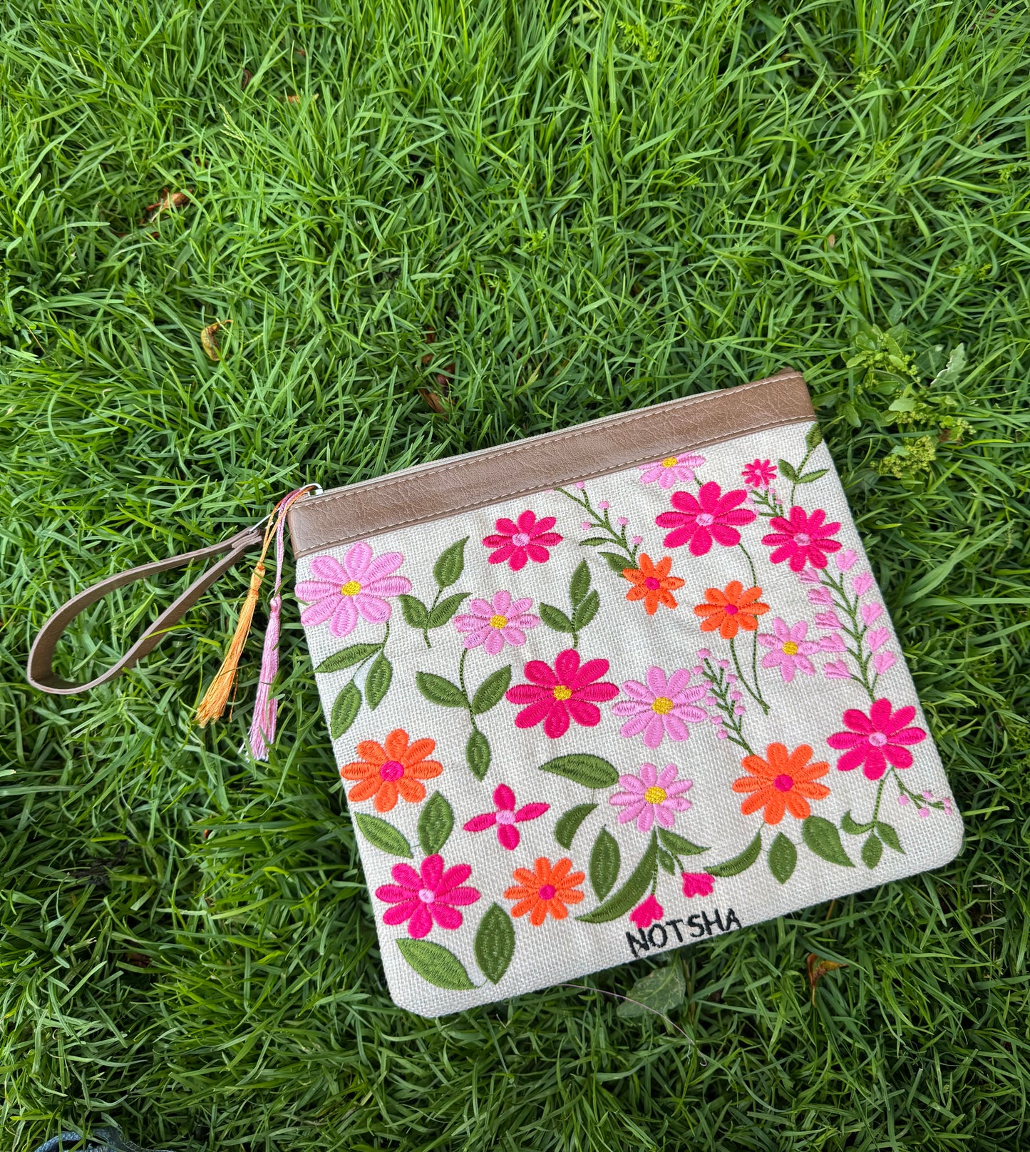 Floral Bloom Bag 🌸
The perfect floral touch for your summer days - Large