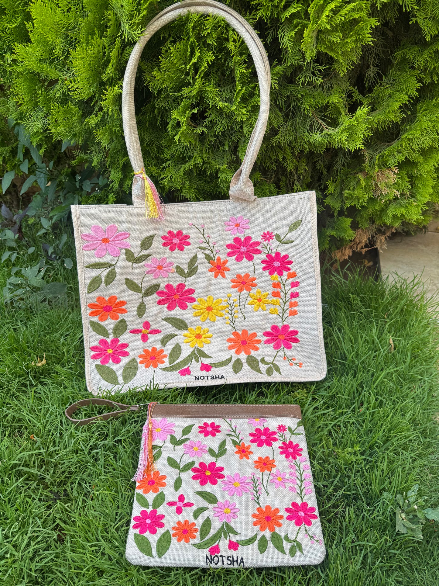 Floral Bloom Bag 🌸
The perfect floral touch for your summer days - Large