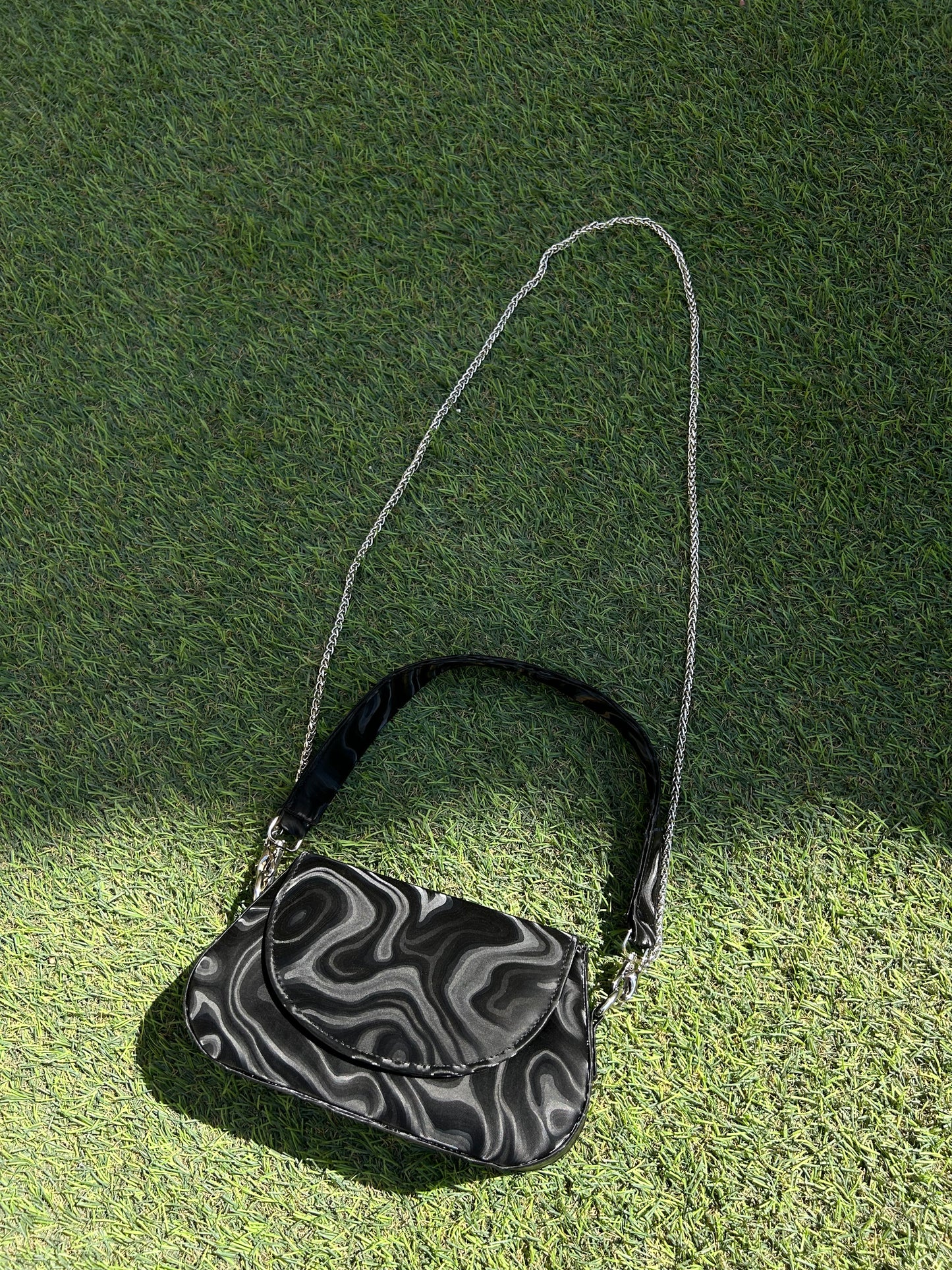 Black wave bag